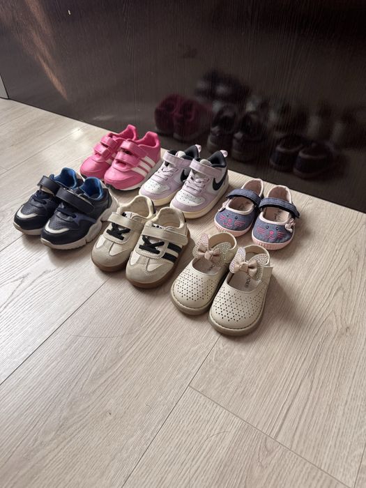 Продам детскую обувь