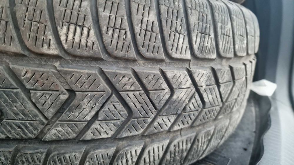 set 4 anvelope iarna Pirelli Scorpion 235/55 R18