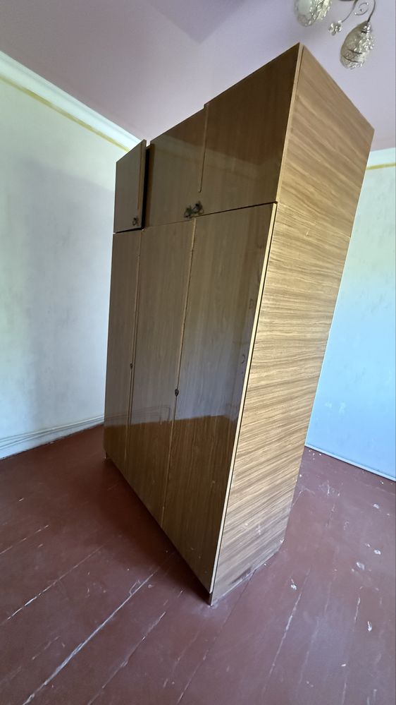 Шкаф спальный для вещи