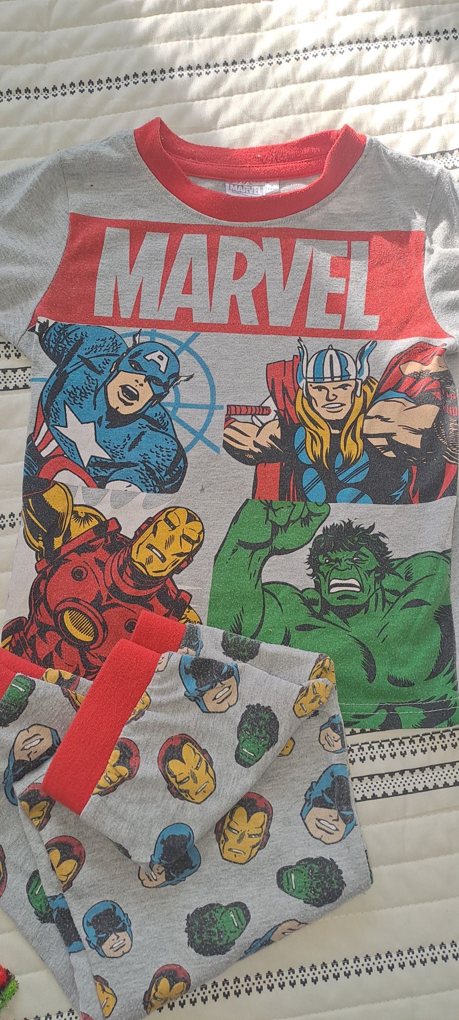 Halat și pijama Marvel 4 5 ani cadou papuci