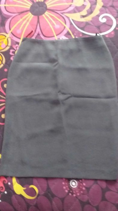 Дамска поли размер л-хл-всяка на цена 20лв.