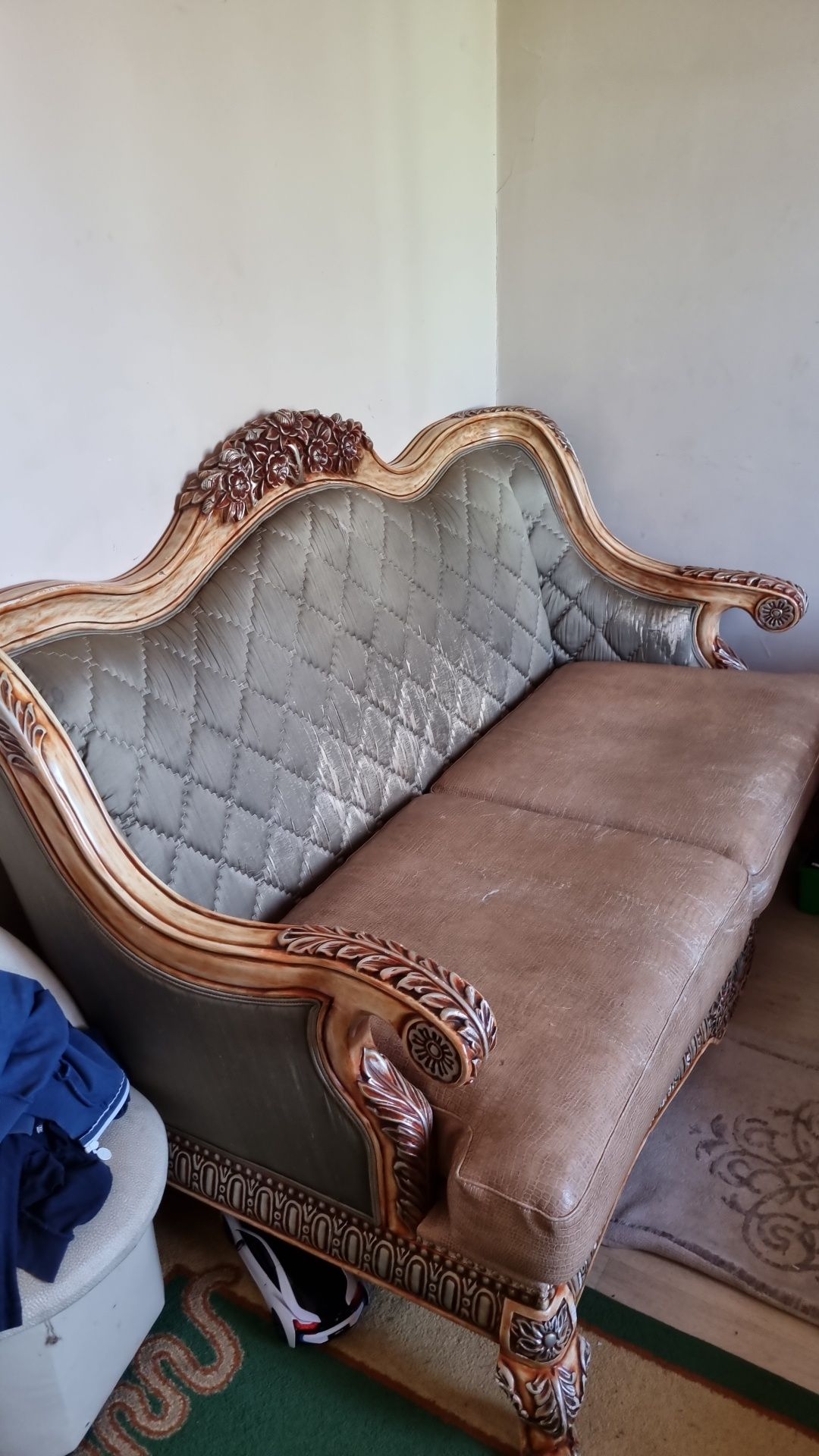 Продаю диван и кресло бу состояния как на фоте.