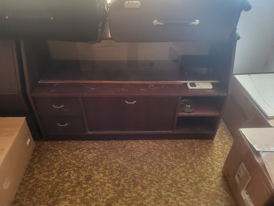 Подарявам стари мебели