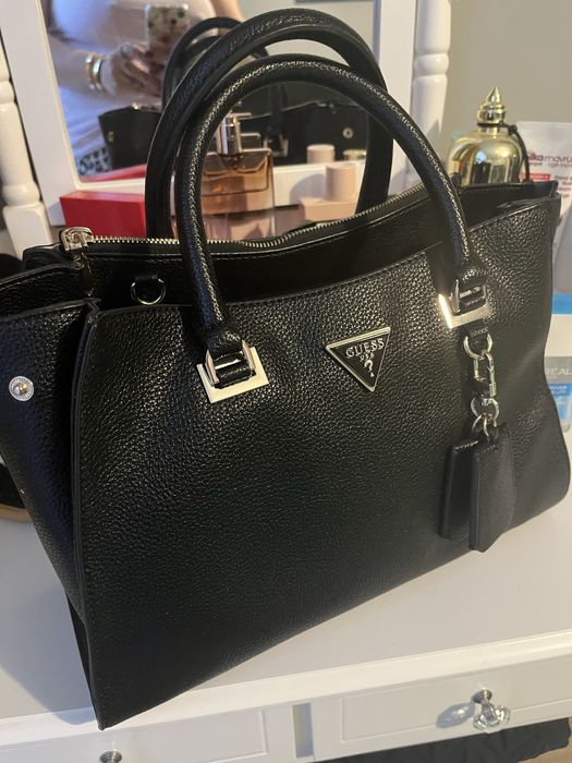 Дамска чанта Guess
