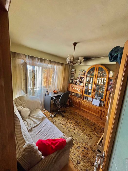 Apartament central cu 3 camere