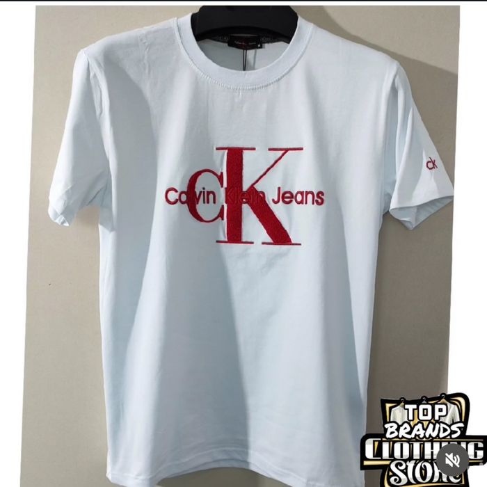 Мъжки оригинални тениски на топ цени