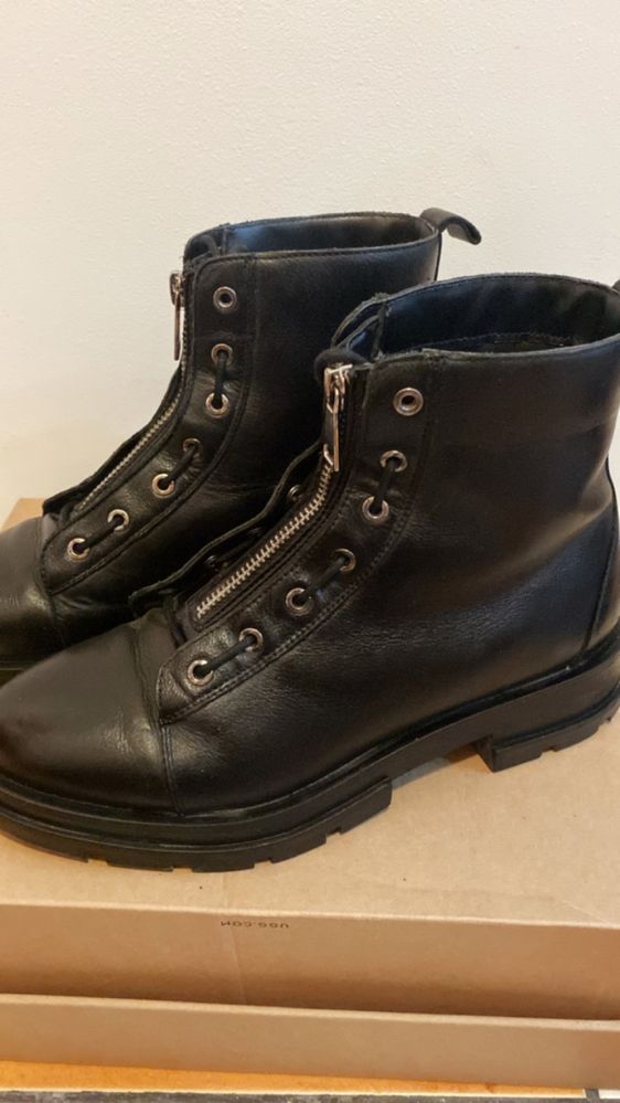 Ghete piele Stradivarius
