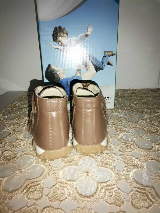 Ghetute ortopedice tip Abby din piele naturala