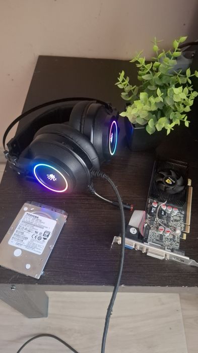 Наушники +жесткий диск + видеокарта