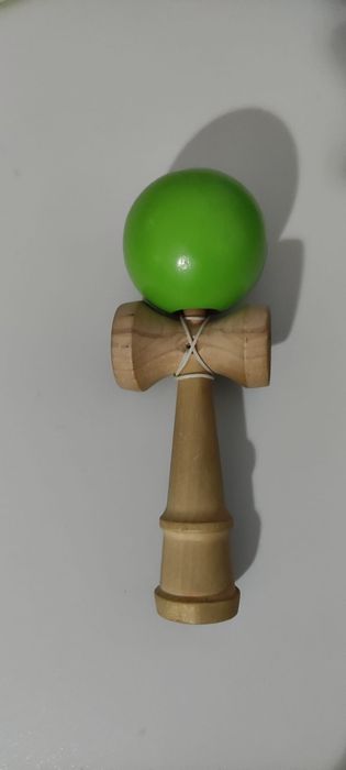 Vând kendama, preț negociabil