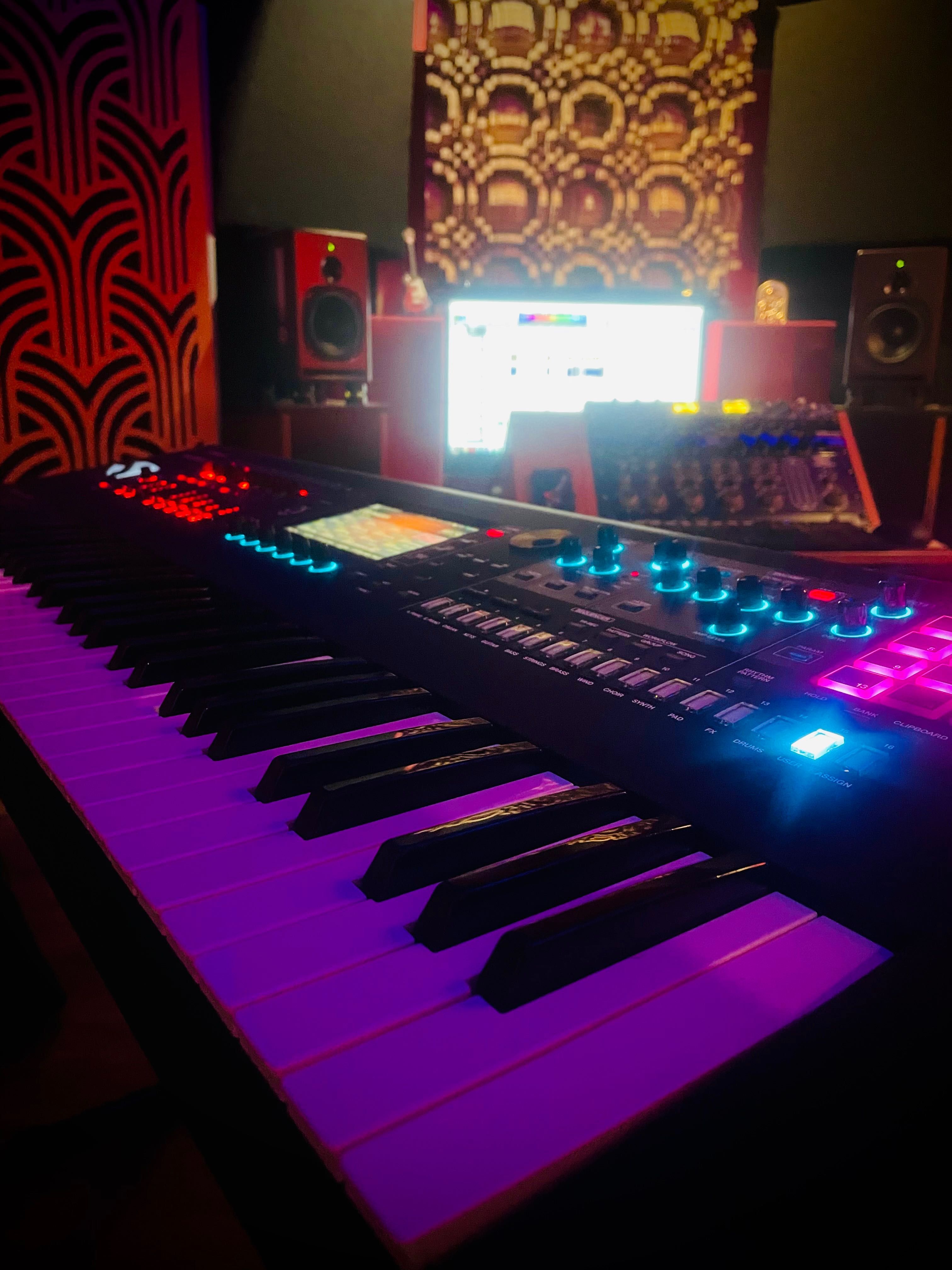 Roland fantom 6 61keys