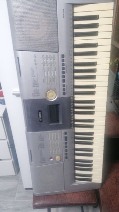 Vand 2 orgi orga korg pa2xpro și yamaha