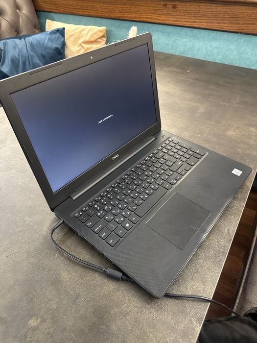 Лаптоп Дел запазен без забележки