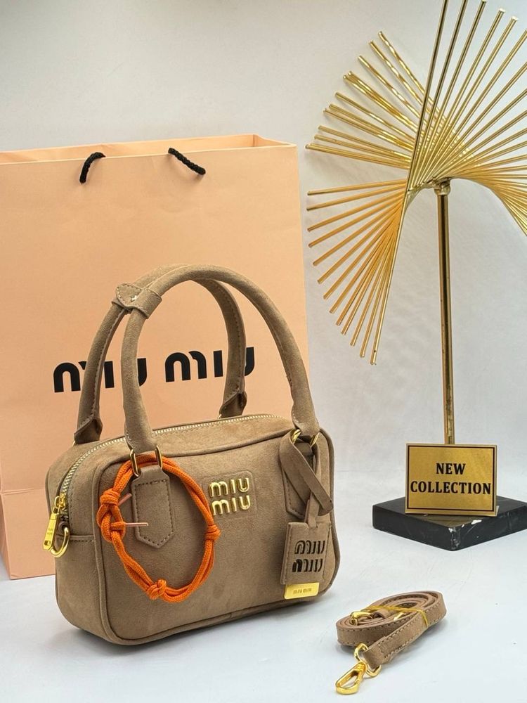 Geanta Miu Miu Noua !!! Dimensiuni 21/15 !!!