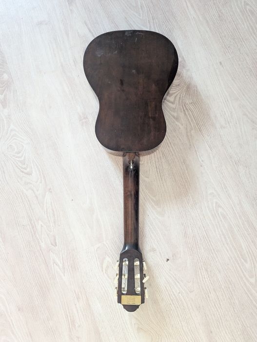 Vând chitara perfect funcțională