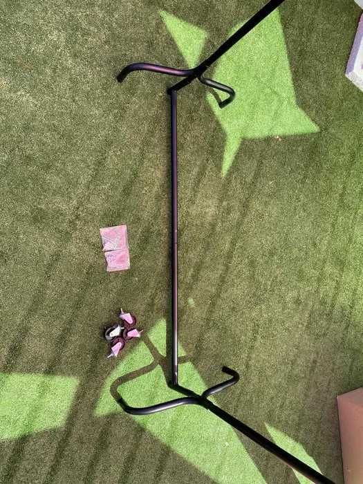 Suport pentru haine, metal, cu roti (4 ft)