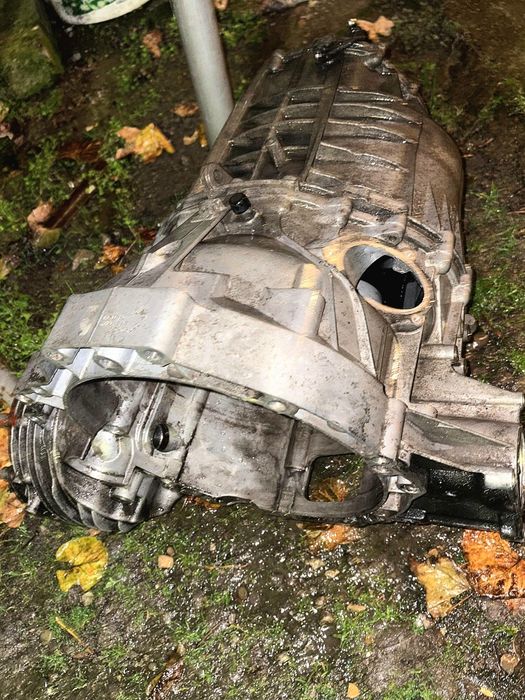 Vând carcasă de cutie automată multitronic de Audi A6 C7 2.0