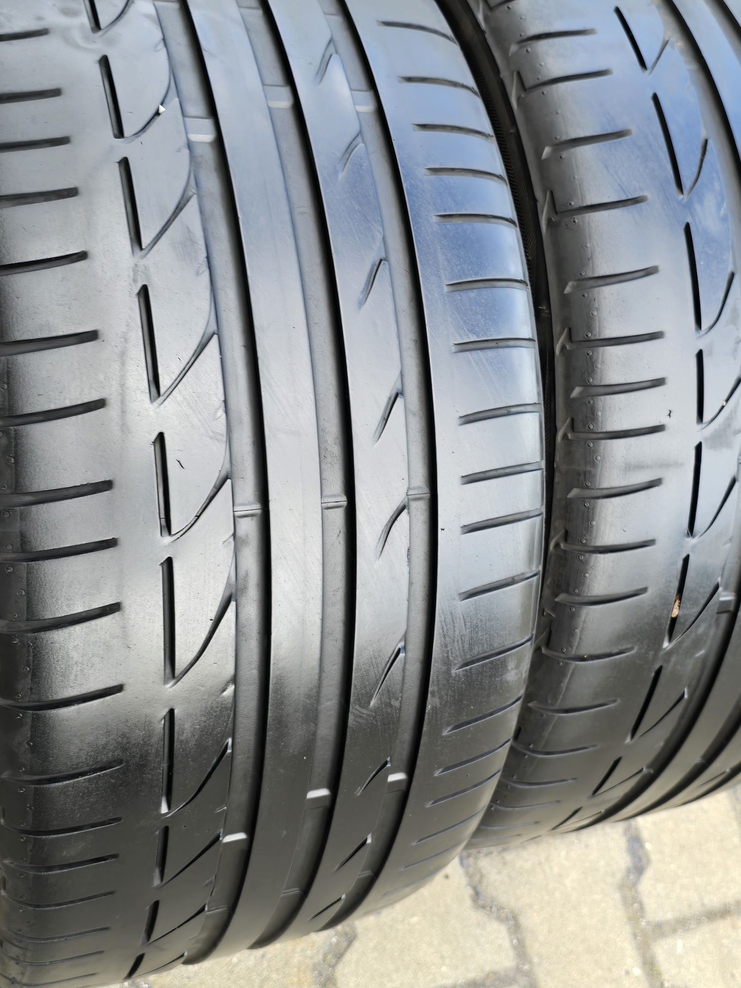 245 35 18 Bridgestone