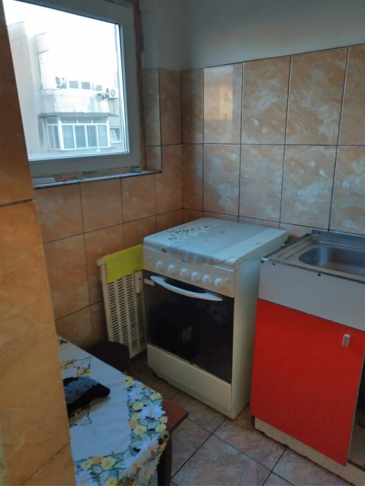 Închiriez garsonieră