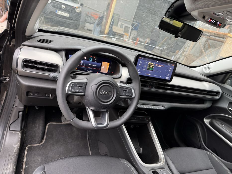 Jeep avenger hybrid 2024 avariat
