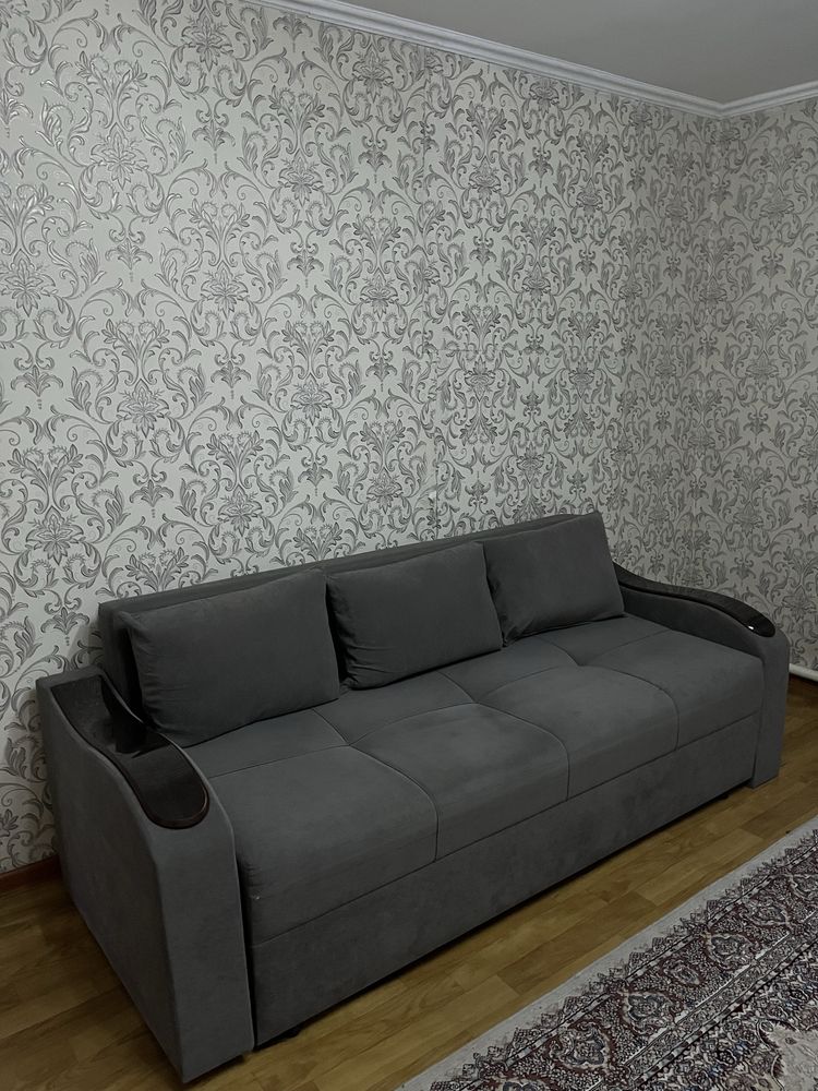 Продам диван в отличном состояний