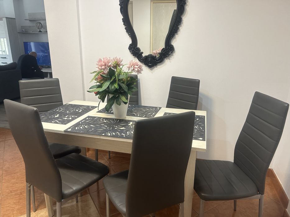 Vand masa extensibila   Cu 6 scaune