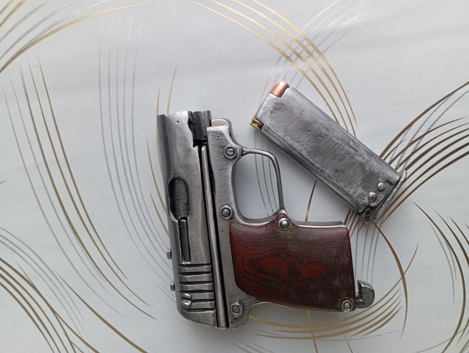 Продам муляж пистолета Браунинга