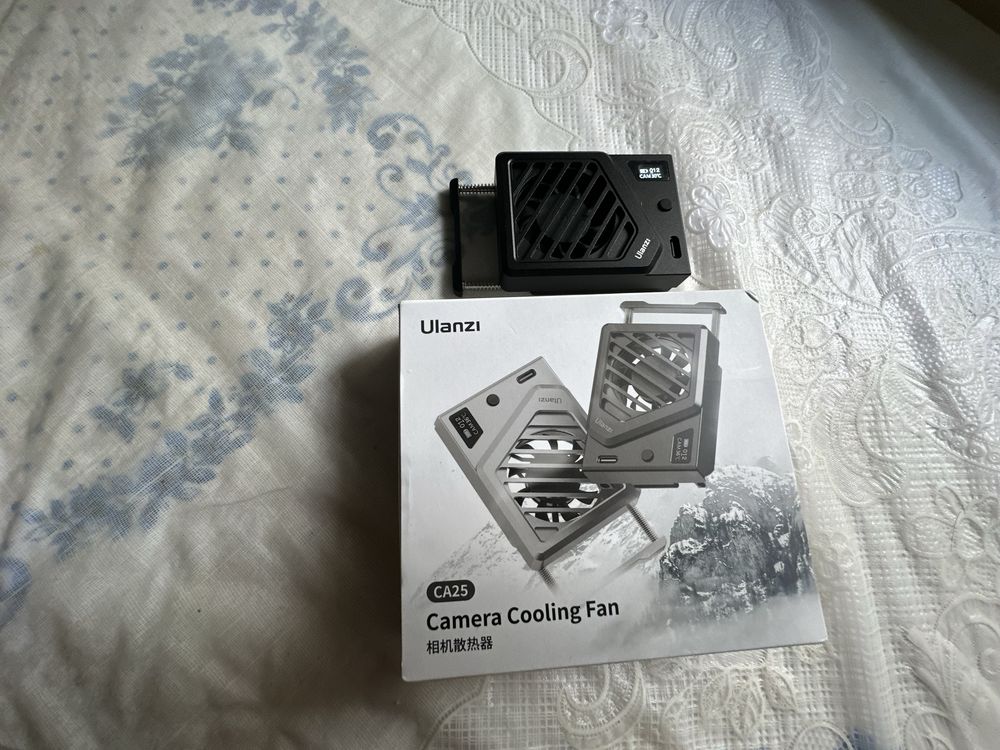Камера за влогинг Sony ZV-E1 + кейдж SmallRig + 3 батерии + охлаждане