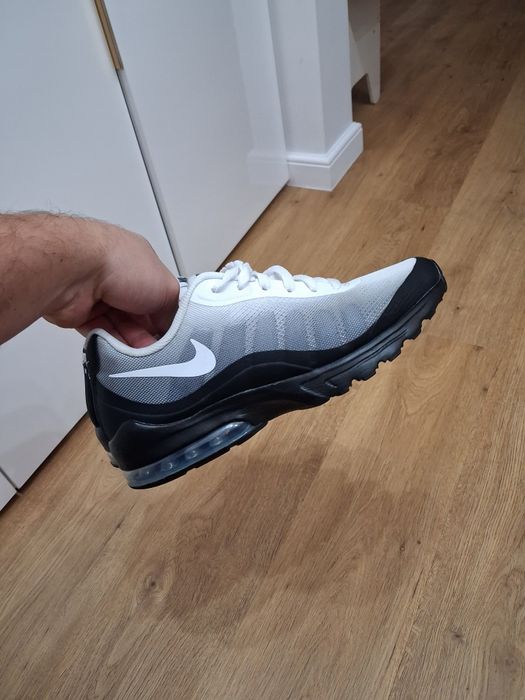 NiKe Air Max Invigor originali marime 40.5, 25.5 cm