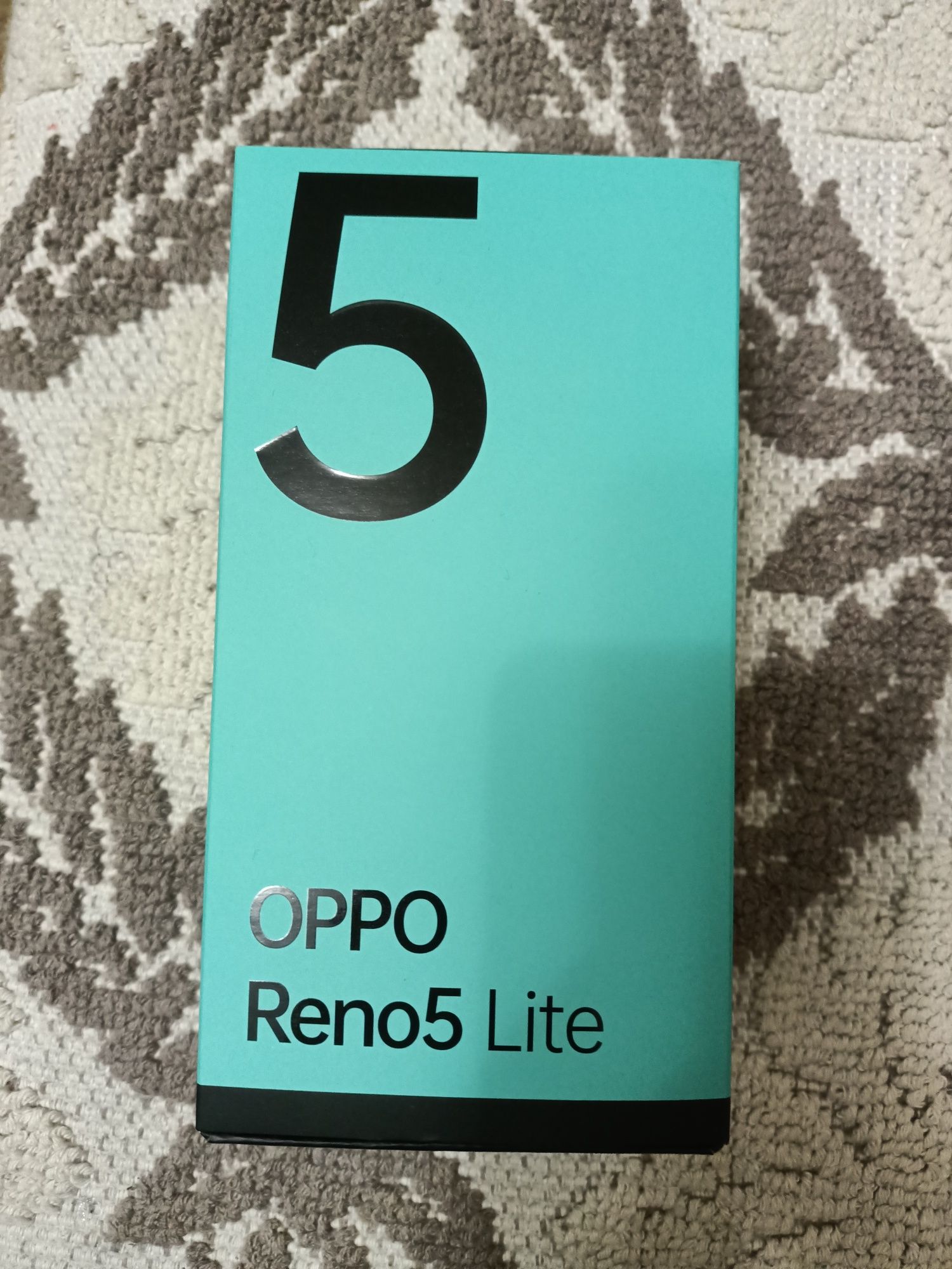 Продам смартфон Oppo Reno 5 lite,в идеальном состоянии