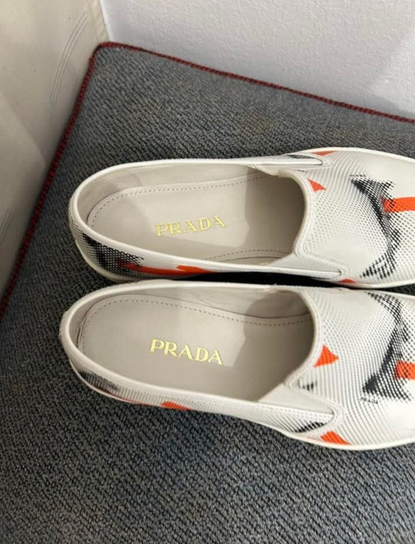 Оригинални Prada slip-on обувки с принт, номер 38