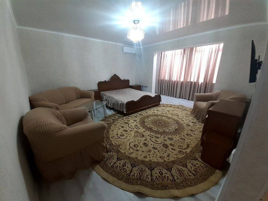 На Авиасозлар 1, 1-комнатная, 400
Рядом базар Кадышева