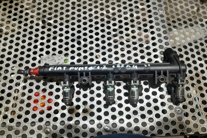 Rampa injectoare 3219018301 Fiat Punto 2 [1999 - 2003] Hatchback 5-us