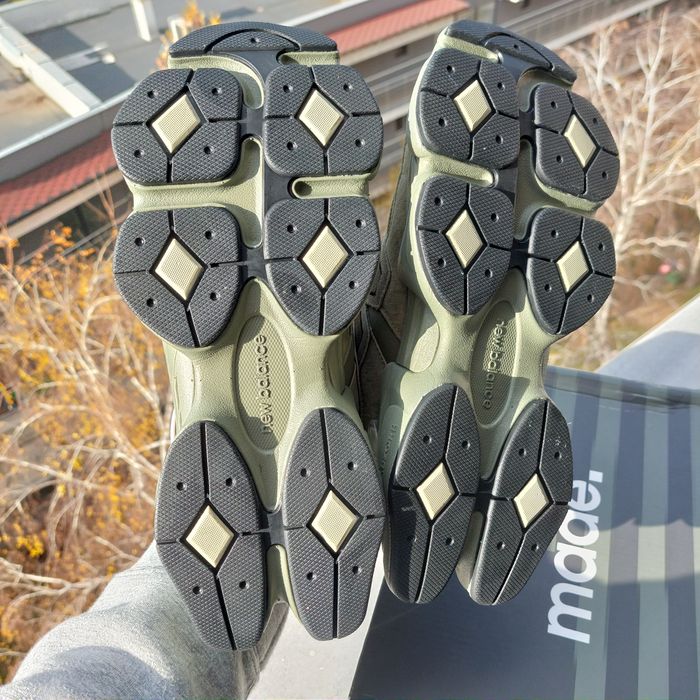 New Balance 9060 "Dark Olivine" 42