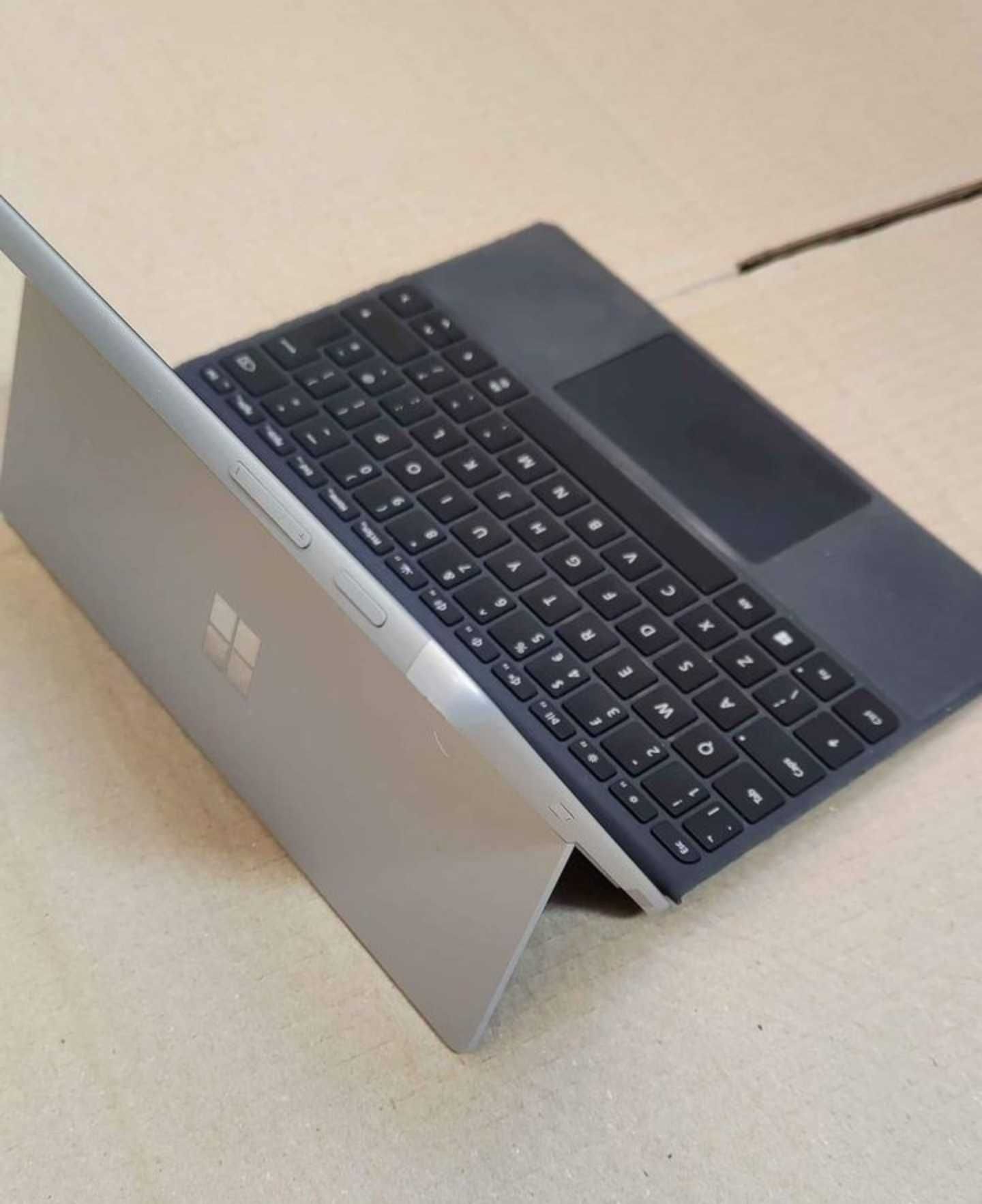 MIcrosoft Surface Go 1825 Intel 8GB RAM 128GB Wi-Fi