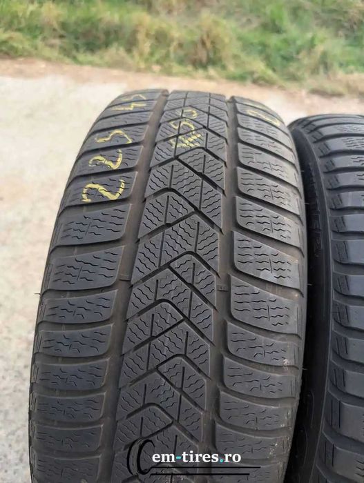 SET 2 Anvelope Iarna 225/45 R18 PIRELLI Sottozero 3 MOE 95H - Runflat