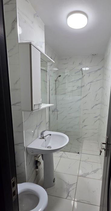 Regim hotelier închiriez apartament/cazare/icf/aproape de mall