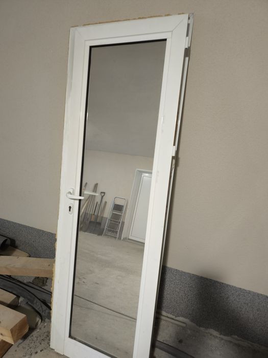 Алуминиева врата