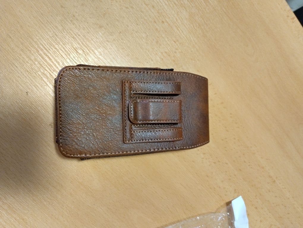 Универсална мъжка чантичка за колан- предпазен калъф за телефон.