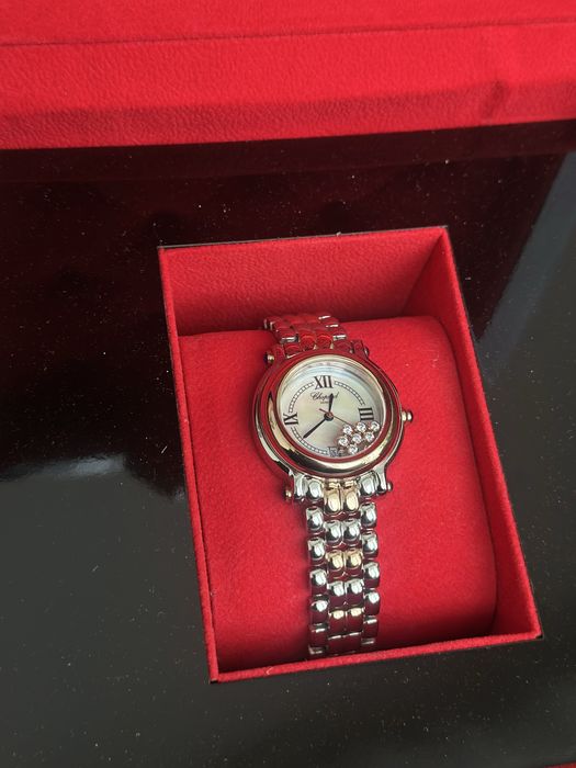 Дамски часовник по модел на Chopard нов.