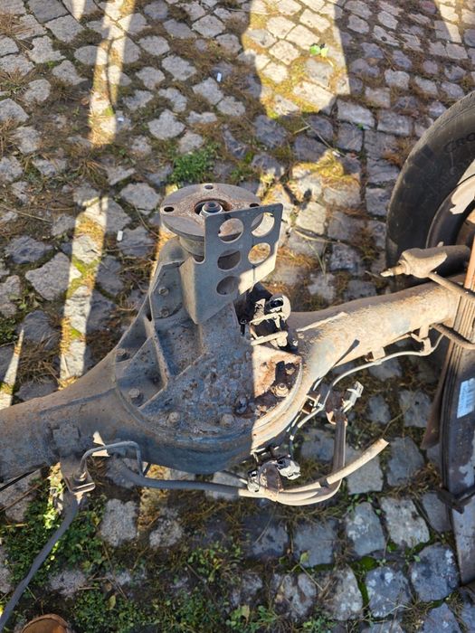 Dezmembrez L 200 2009