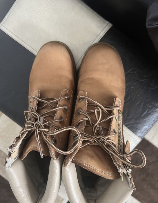 Ghete tip bocanci Stradivarius in stare buna marimea 39 din piele nat