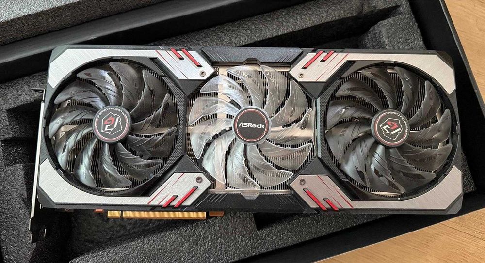 Нова карта Radeon RX 6800 XT ASRock Phantom Gaming 16GB OC