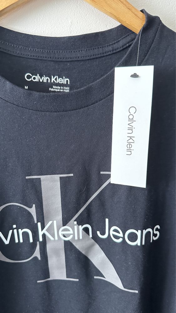 Triciu Calvin Klein, original cu eticheta