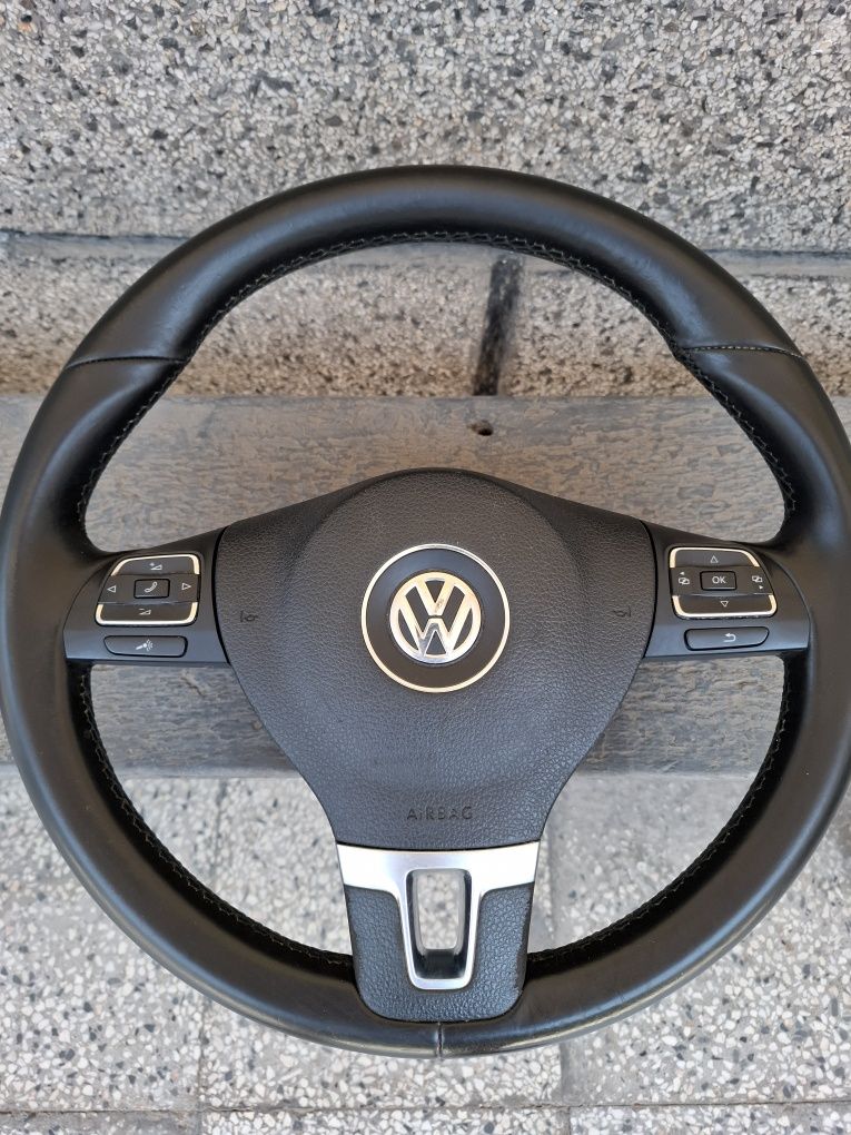 Кожен трилъчев волан с аербег за Фолксваген VW Passat B7 Golf 6 Caddy