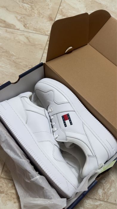 Adidasi Tommy Hilfiger