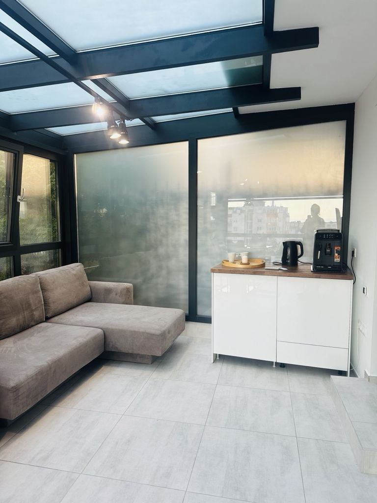 Дава се под наем Тристаен апартамент в Варна, Бриз - 85 кв.м за 1000 € - Снимка #11