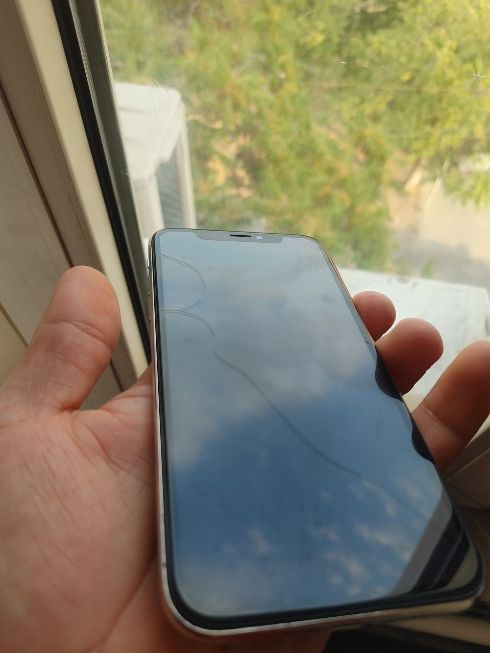 Iphone x 64gb sotiladi