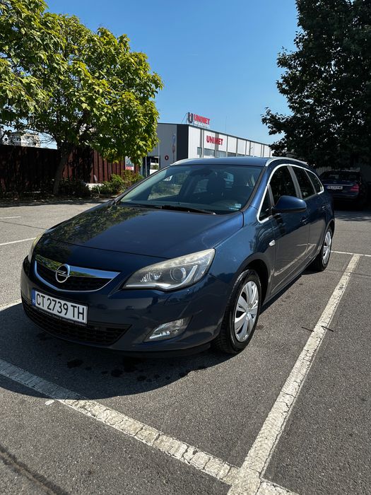 Opel Astra J 1.7 125кс 2012