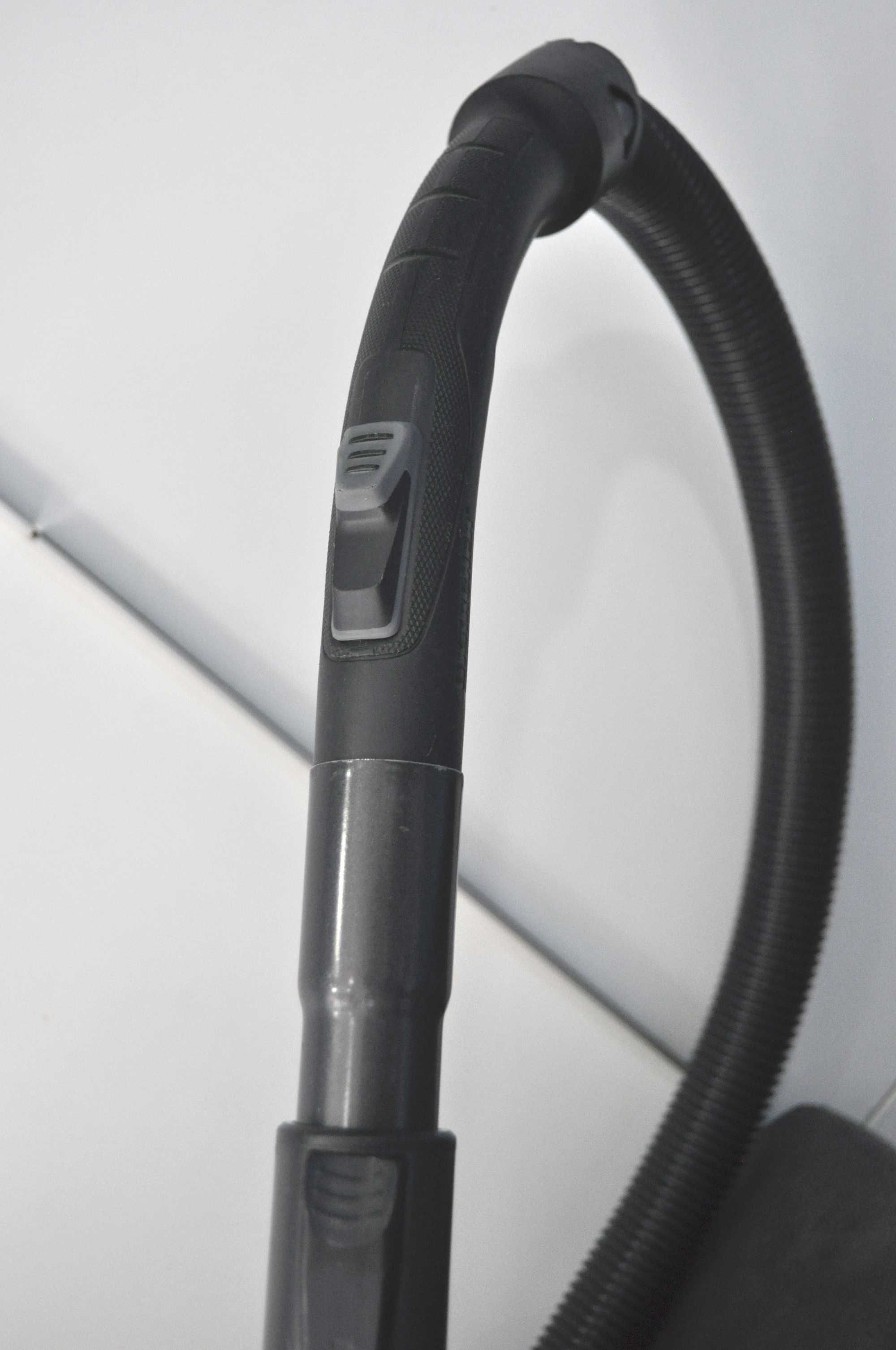 Прахосмукачка KARCHER VC 3 HEPA